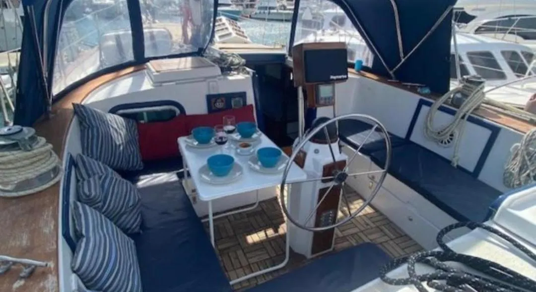 Vintage And Cozy Sailing Boat In Barcelona Hotel