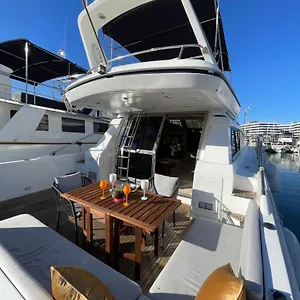  Hotel en barco Yate Stv