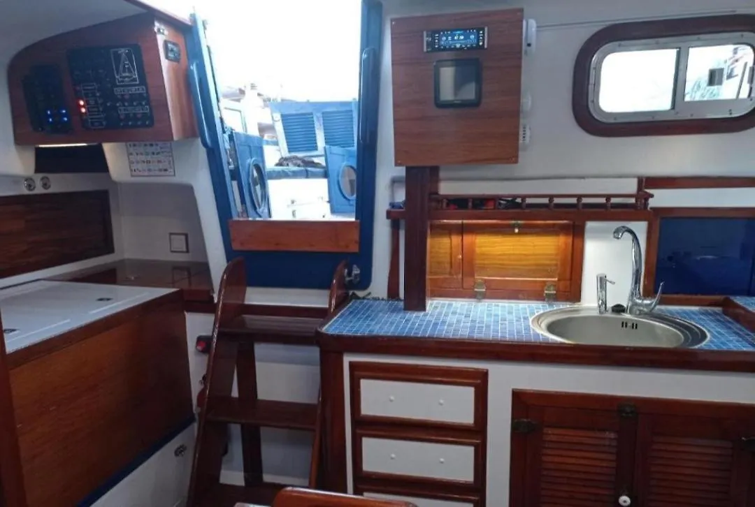 Hotel Vintage And Cozy Sailing Boat In Barcelona